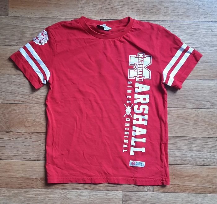 T shirt rouge imprimé blanc 10 ans