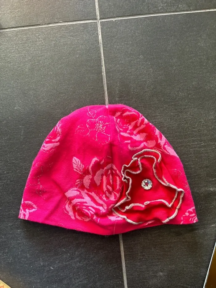Bonnet fillette taille 48 neuf