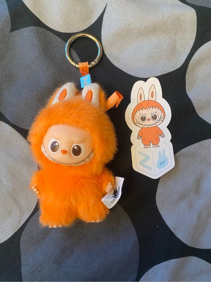 Labubu pin for love - photo numéro 3