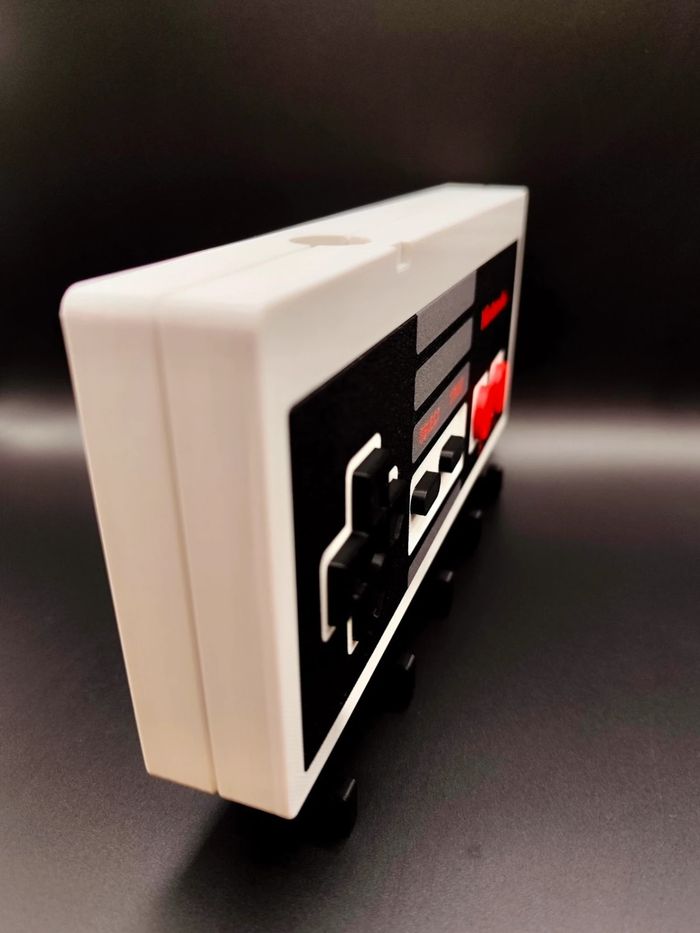 Porte-clés mural rétro NESPorte-clés mural rétro NES Apportez une touche geek et nostalgique à votr - photo numéro 4