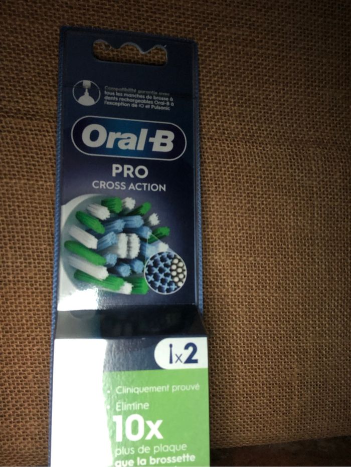 Brossette oral-B pro CROS S ACTION 12 € - photo numéro 3