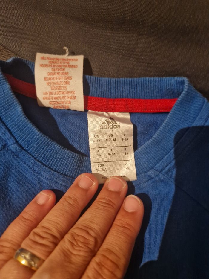 Tee shirt adidas spiderman taille 5/6 ans - photo numéro 2