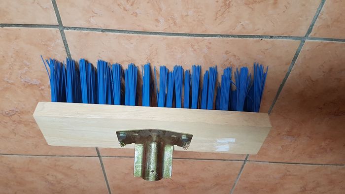 Balai cantonnier à douille métal bleu - photo numéro 3