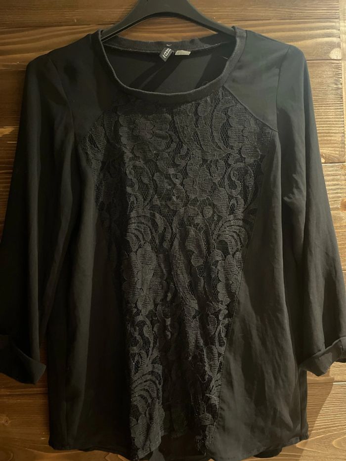 Blouse style sweat noir avec dentelle - photo numéro 2