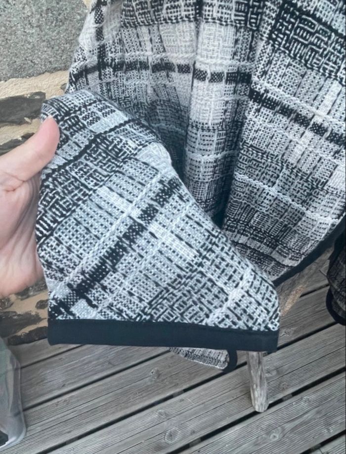 Poncho en laine gris noir - H&M - photo numéro 4