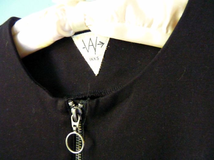 Combinaison fille 16 ans IKKS noir TBE jupe short - photo numéro 2