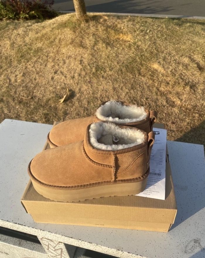 Ugg w Classic ultra mini 38
