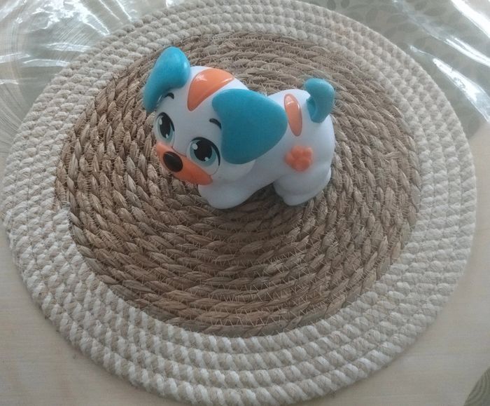 Jouet chien sur roulettes Clementoni