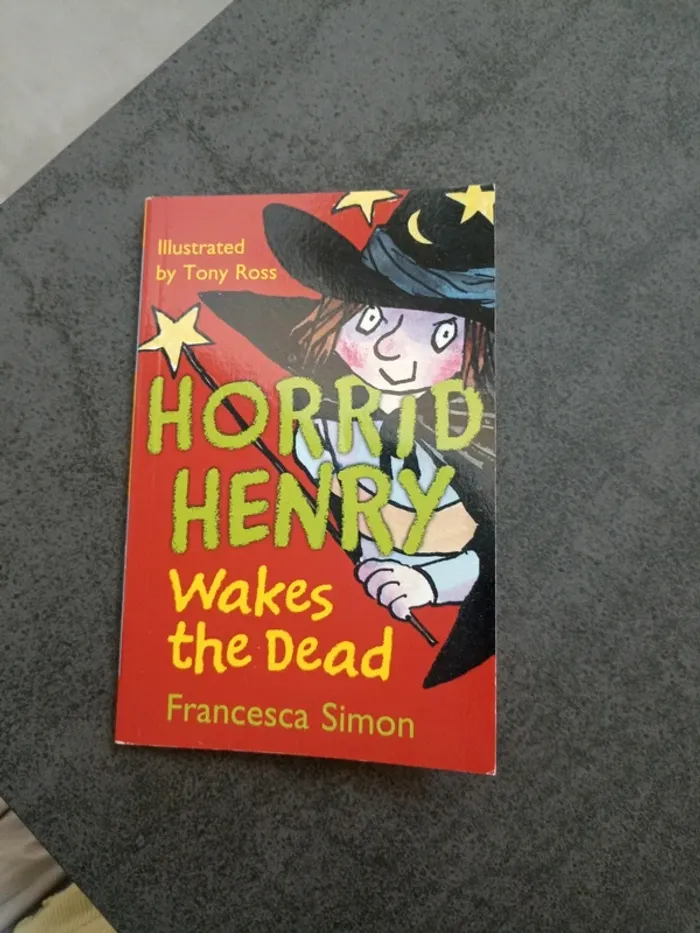 Horrid Henry wakes the dead - photo numéro 2
