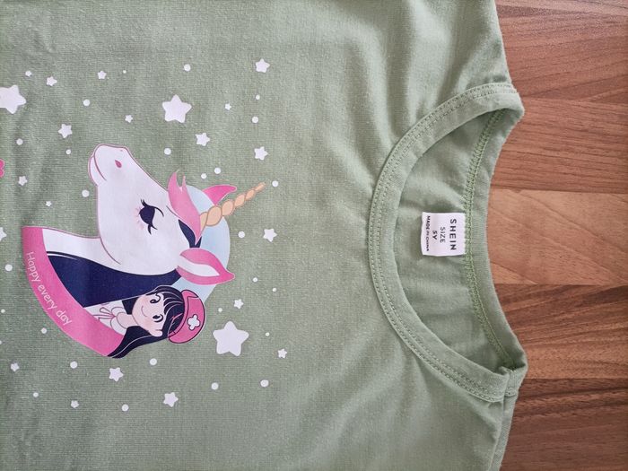 Tee-shirt olive licorne 5 ans shein - photo numéro 3