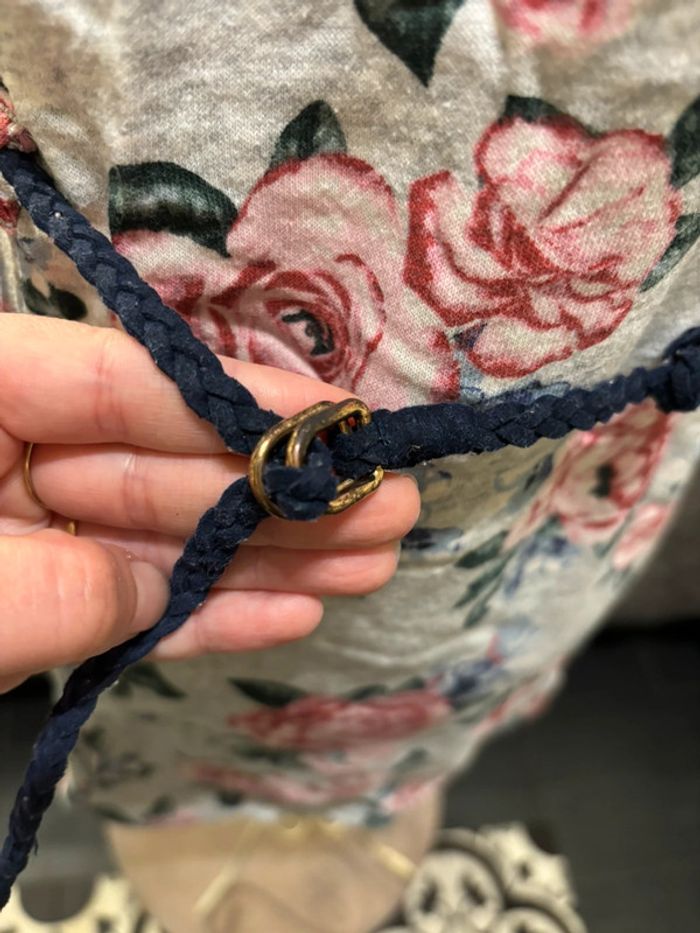 Robe fleurs H&M taille 10 / 12 ans avec ceinture - photo numéro 5