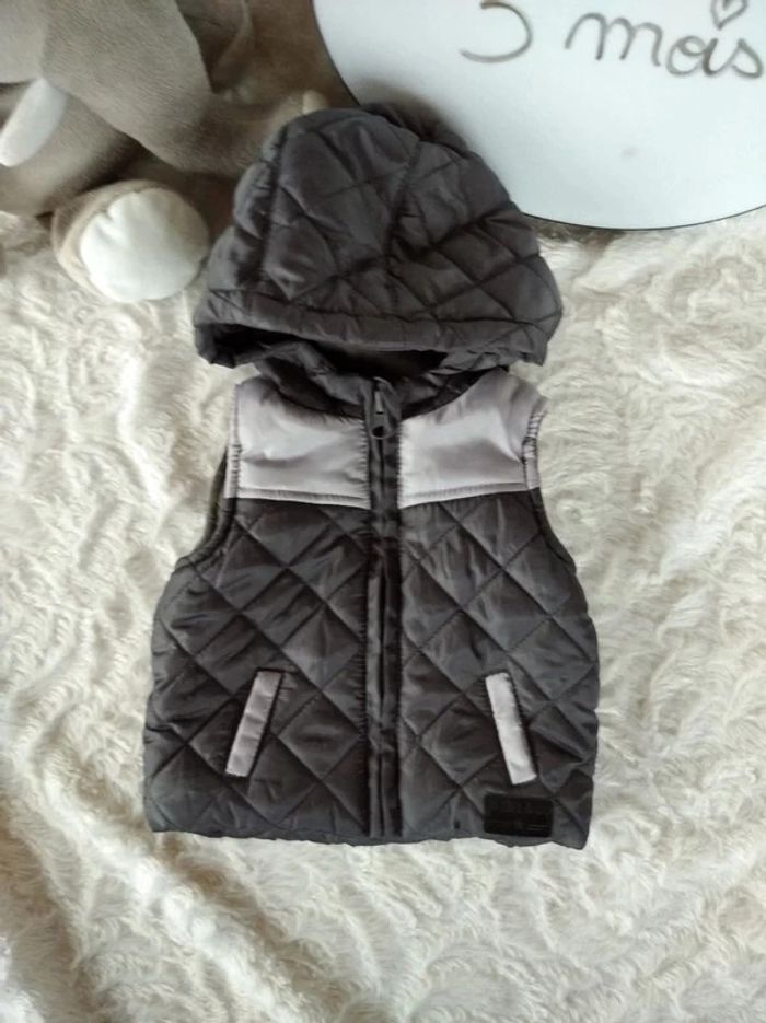 Veste blouson à capuche sans manche Garçon 3 mois Mini & Co Kiabi - photo numéro 2
