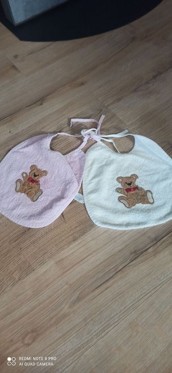 Lot de 2 bavoirs ourson