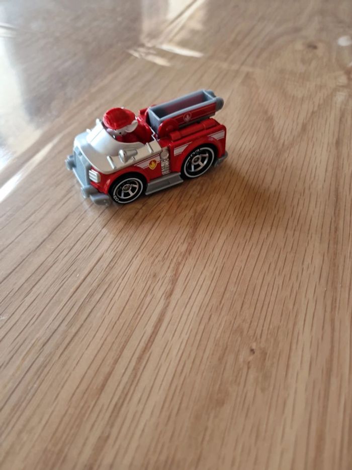 Petite voiture marcus pat patrouille