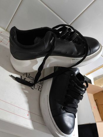 Vends basket Alexander McQueen taille 37 peu porté comme neuve parfait état