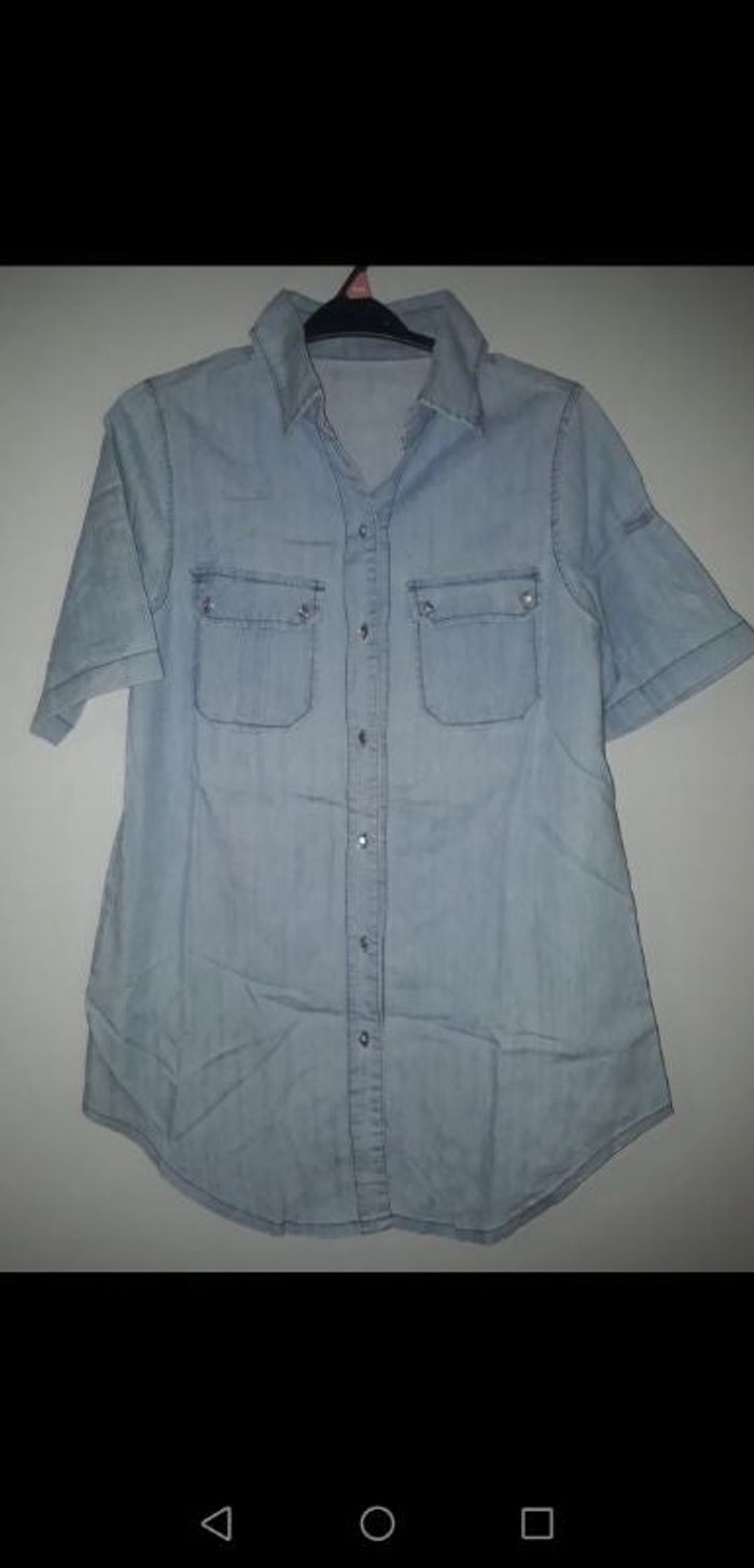 Chemise jeans, femme. Taille 38. Très bon état.