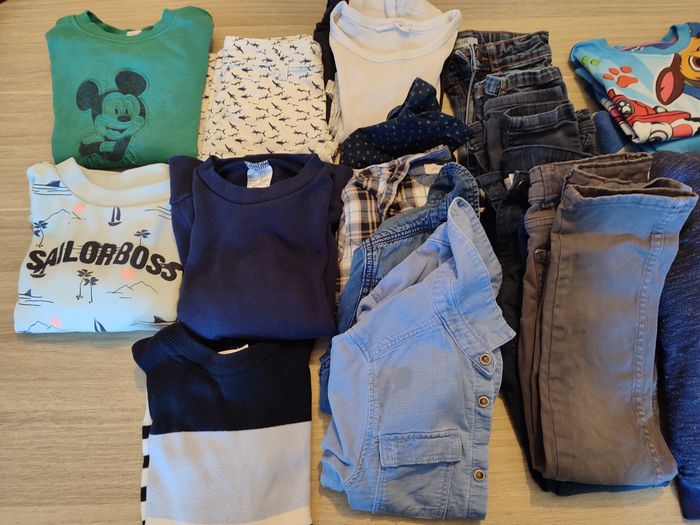 Lot vêtements garçon 5 ans - photo numéro 2