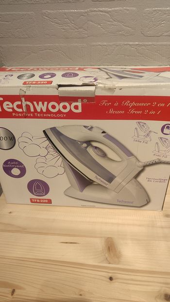 Fer a repasser 2 en 1 techwood TFS 220