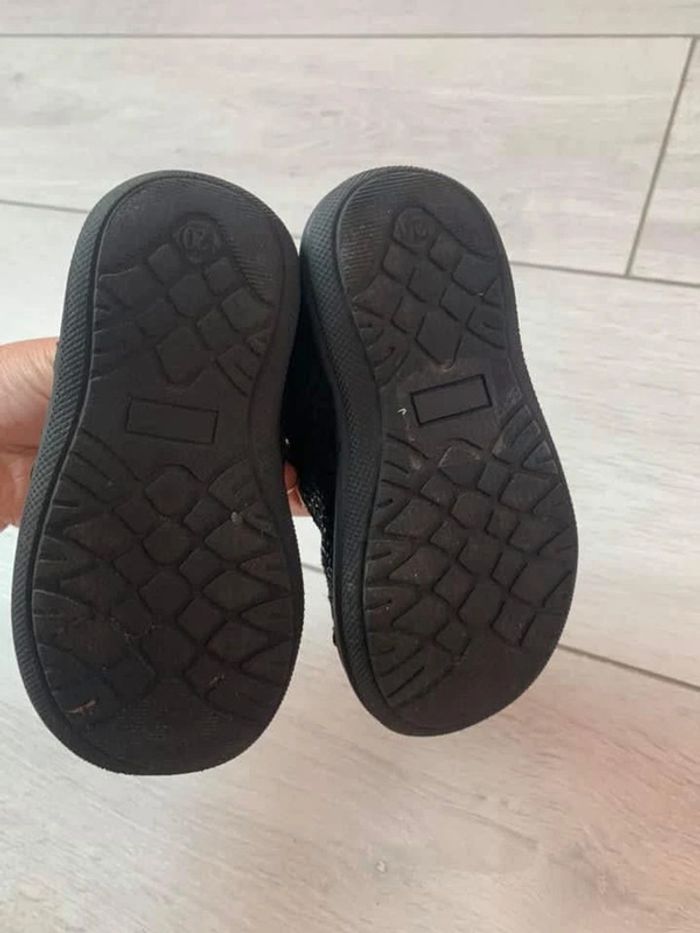 Chaussure babies embout renforcé pointure 20 papillons et fleurs - photo numéro 5