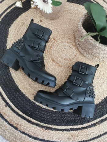 Bottine cloutées P. 37