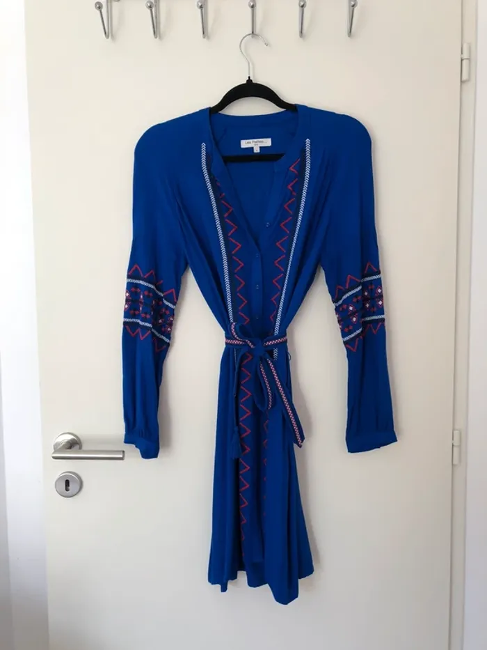 Robe bleu électrique brodée Les Petites taille S neuve