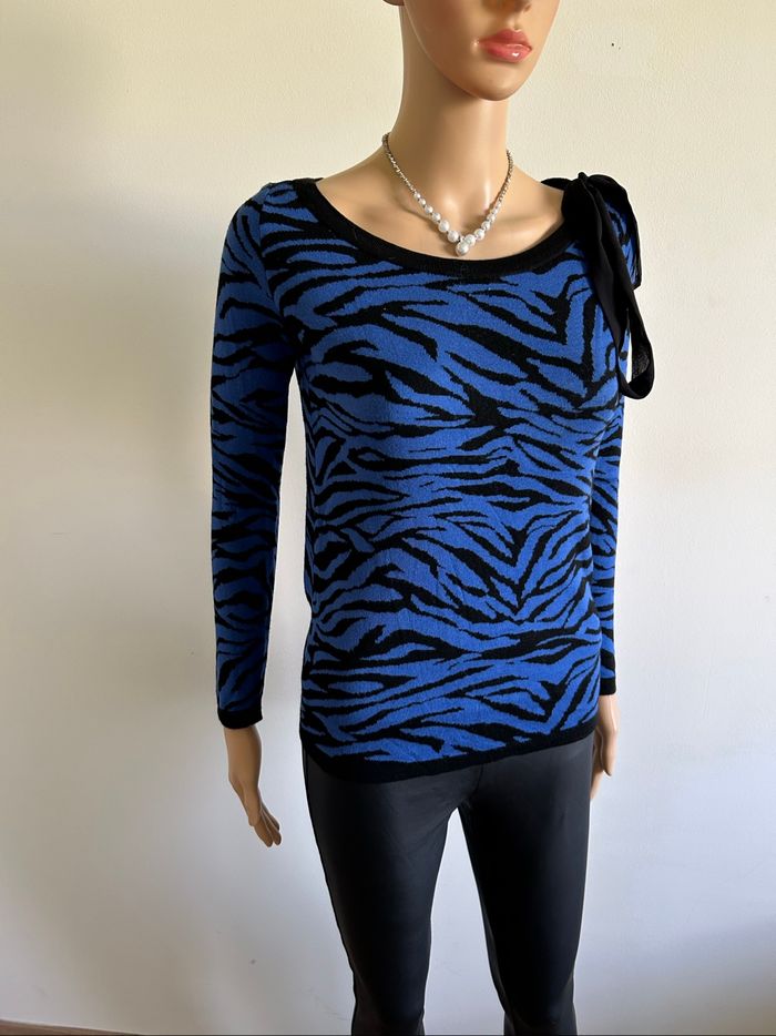 Pull bleu et noir à manches longues Naf Naf taille XS TBE - photo numéro 2