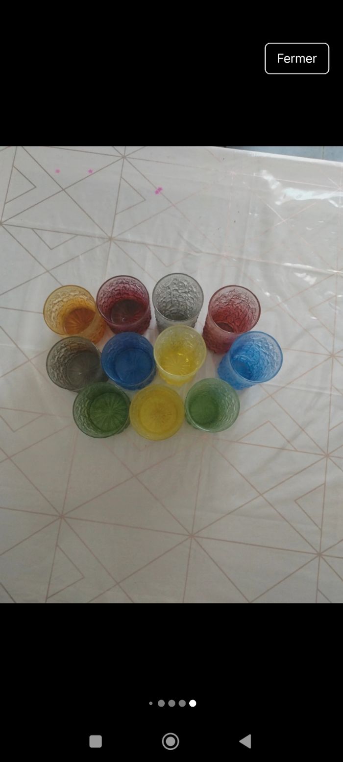 Lot de 11 verres  colorés - photo numéro 6