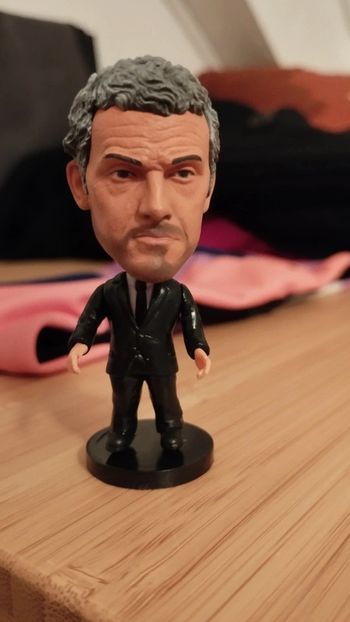 Petite figurine football neuve Luis Enrique coach PSG Paris Saint-Germain