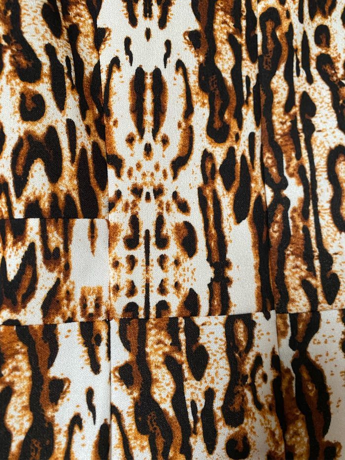 Très jolie robe panthère 38 Urban by Venco - photo numéro 5