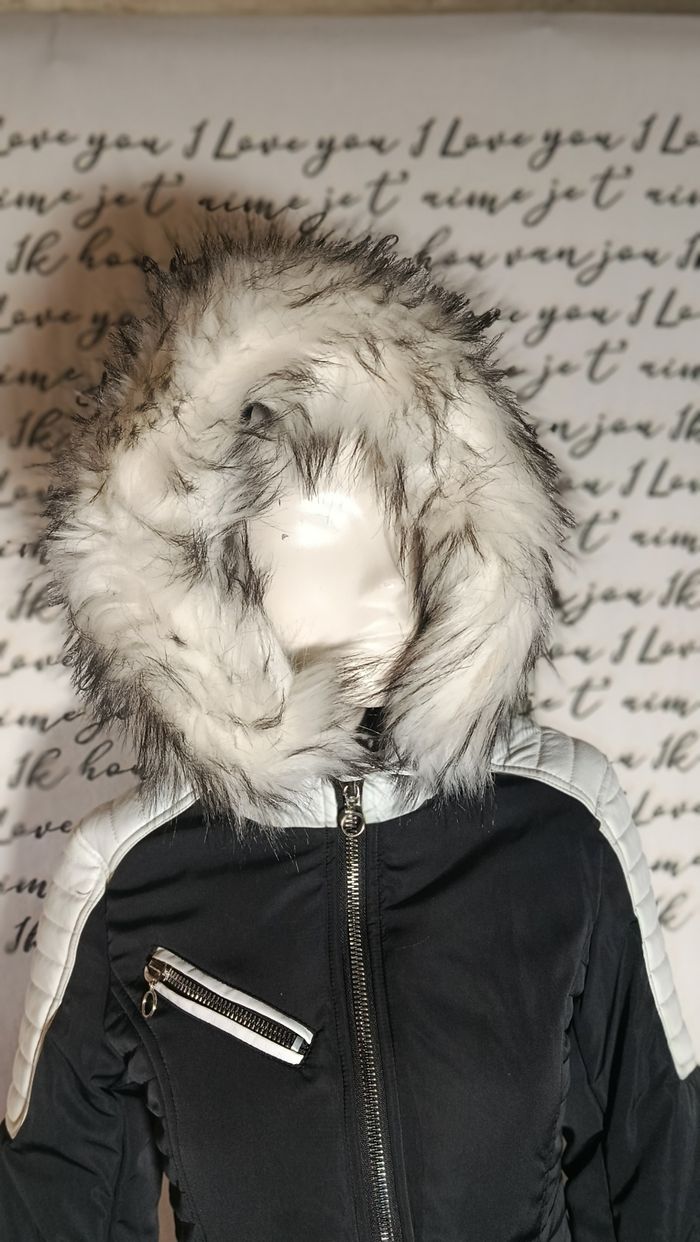 Blouson femme noir style biker chic – Taille M – capuche fourrure - photo numéro 2