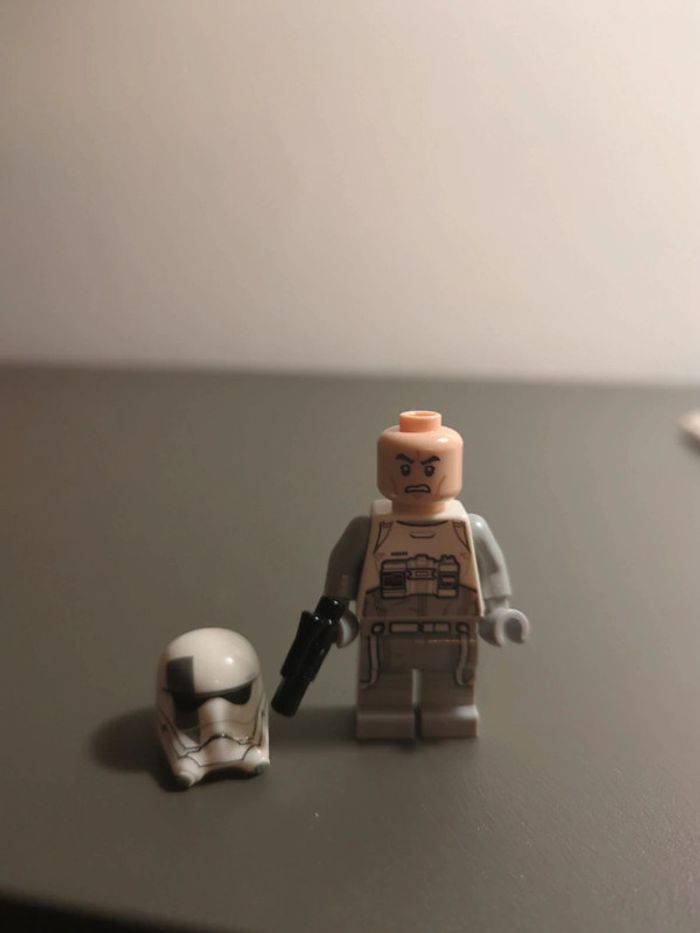 figurine lego Star Wars Stormtrooper - photo numéro 4