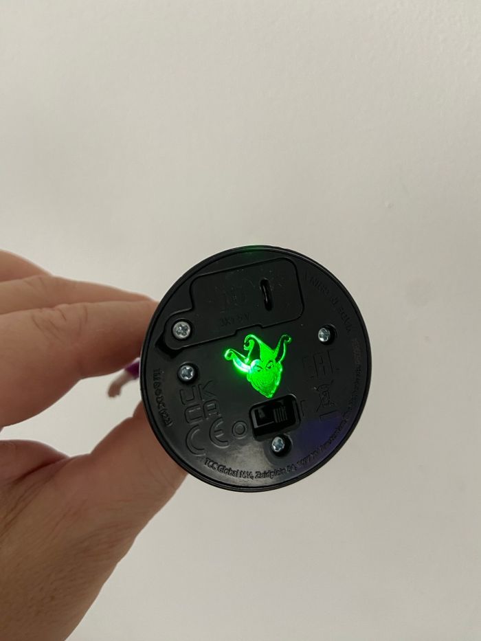 Figurine de Collection Le Joker (Batman) – Socle lumineux vert - photo numéro 4