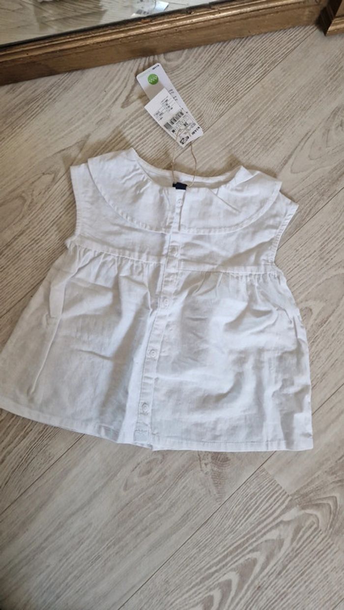 Superbe blouse / chemisier sans manches blanc en lin Kiabi neuf avec 🏷 36 mois - photo numéro 2