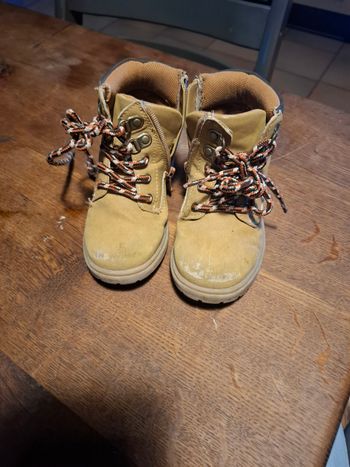 Chaussure 25