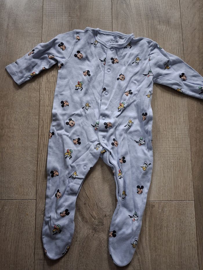Lot 3 pyjamas Mickey Disney 6 mois neufs - photo numéro 5