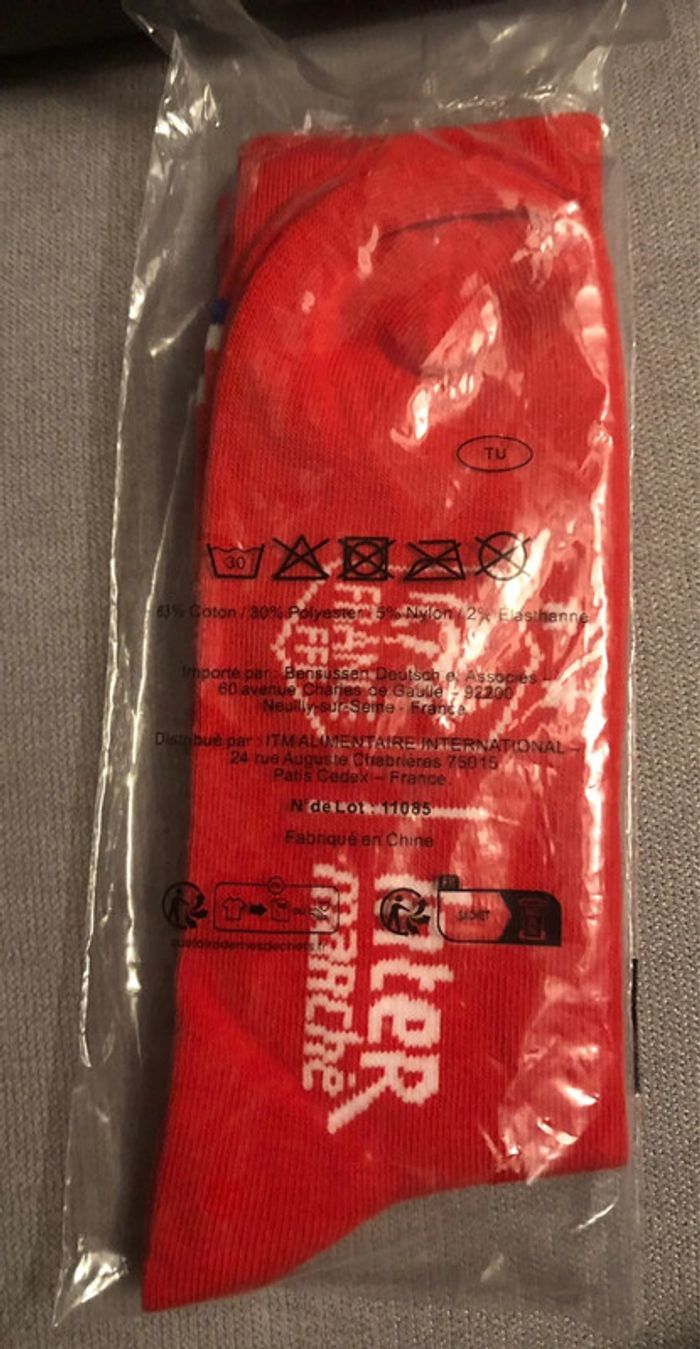 Chaussettes de foot rouges « France fff » T unique 38/46 NEUVES - photo numéro 2