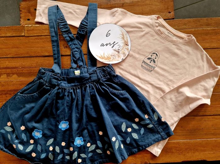 Ensemble jupe salopette + t-shirt Vertbaudet