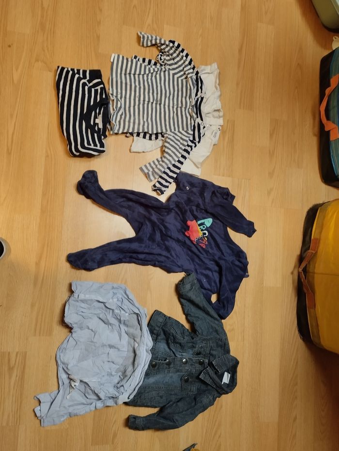 Lot vêtements garçon 12 m - photo numéro 2
