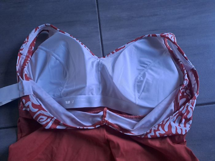 Maillot de bain 1 pièce Décathlon Taille 46 - photo numéro 9