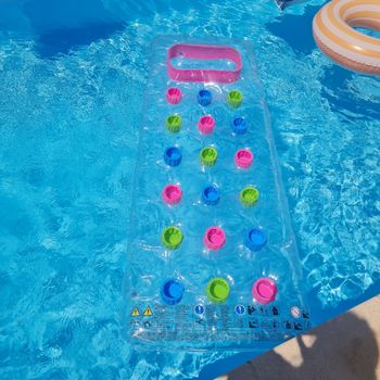 Matelas de piscine