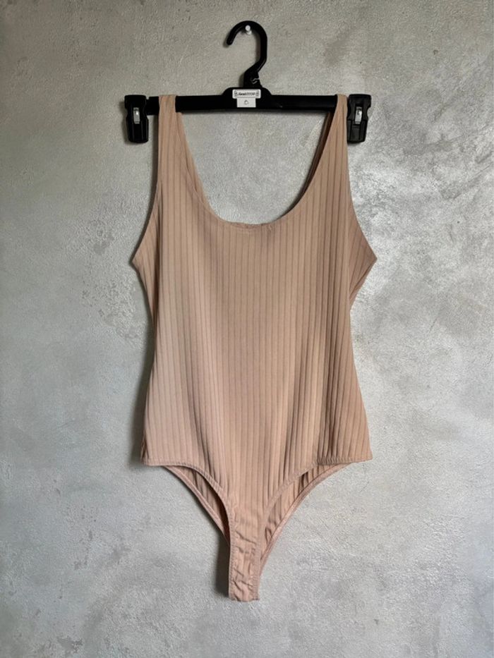 Body nude côtelé PrettyLittleThing - photo numéro 4