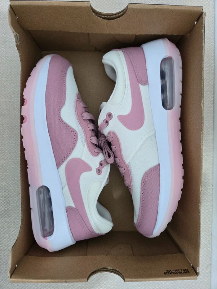 Nike air max motif blanc rose taille 38.5 femme fille neuve neuf 293-A48