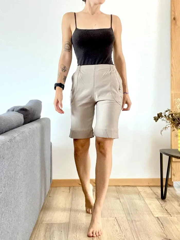 Short vintage beige, taille 36, en très bon état - photo numéro 6