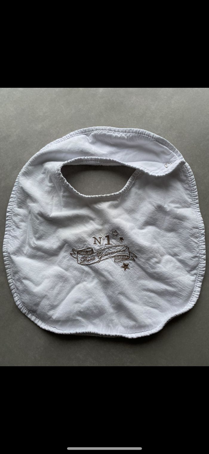 Bavoir - photo numéro 1