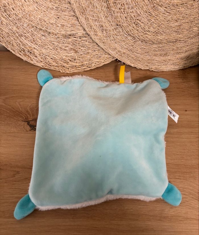 Neuf doudou plat lapin bleu blanc lulu Maël p’tit bisou Aubert - photo numéro 3