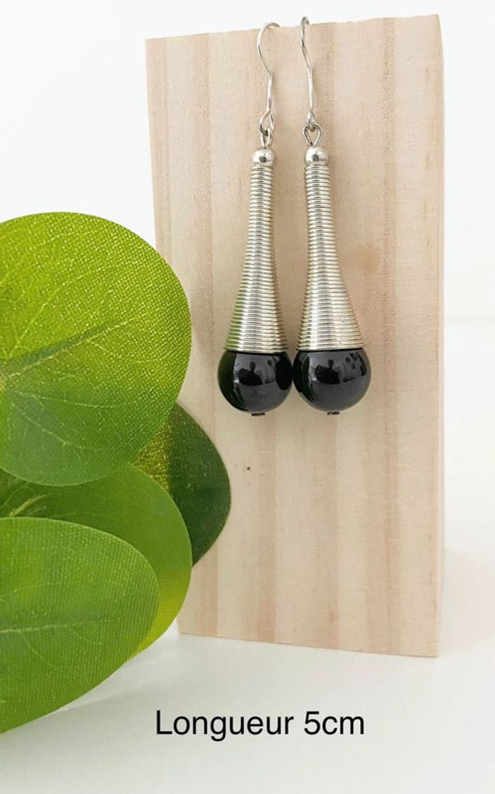 Boucles d’oreilles pendantes - Modèle Vintage - Noir et Argenté - photo numéro 4