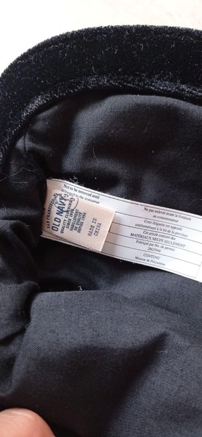 Sac en velours noir
Très bon état
Marque old navy - photo numéro 3