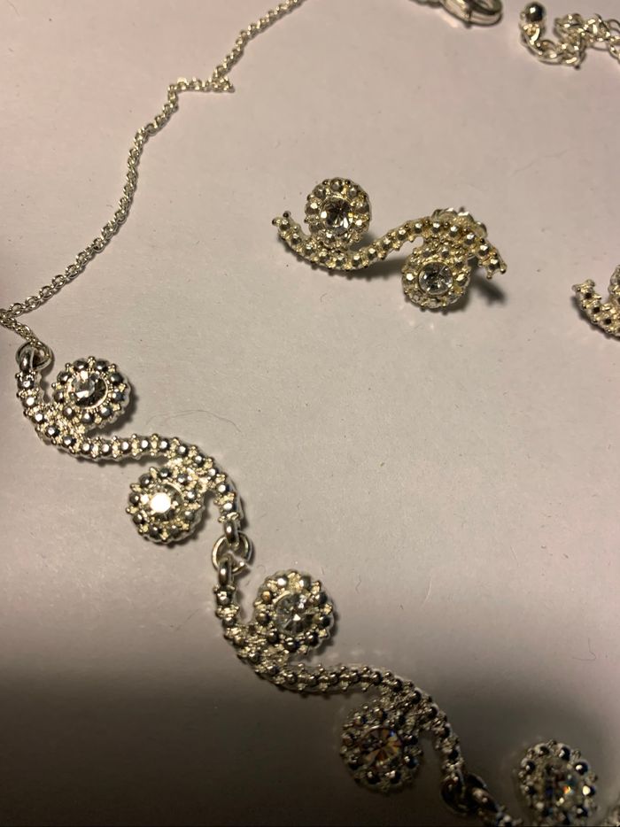 Collier et boucles d’oreilles strass - photo numéro 5