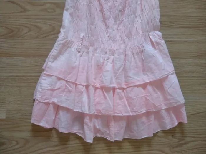 Robe courte a bretelles. Femme. Rose.
Taille 36 - photo numéro 10