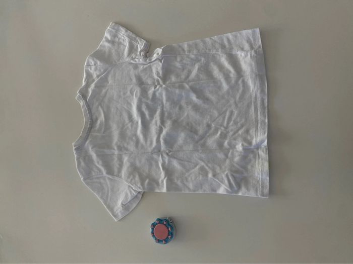 TEE shirt blanc bleu 3 pommes 3 ans - photo numéro 3